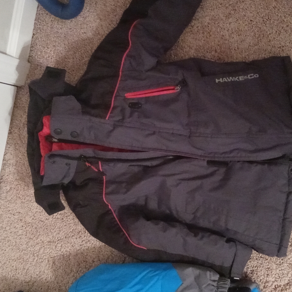 Boys thick winter coat 5-6T grey/ black